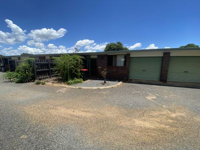 3 / 4 Booth Street, Kingaroy