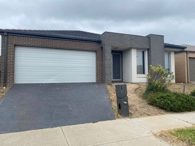 19 Peroomba Drive, Point Cook