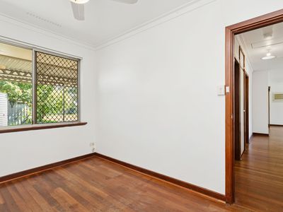 132 West Road, Bassendean