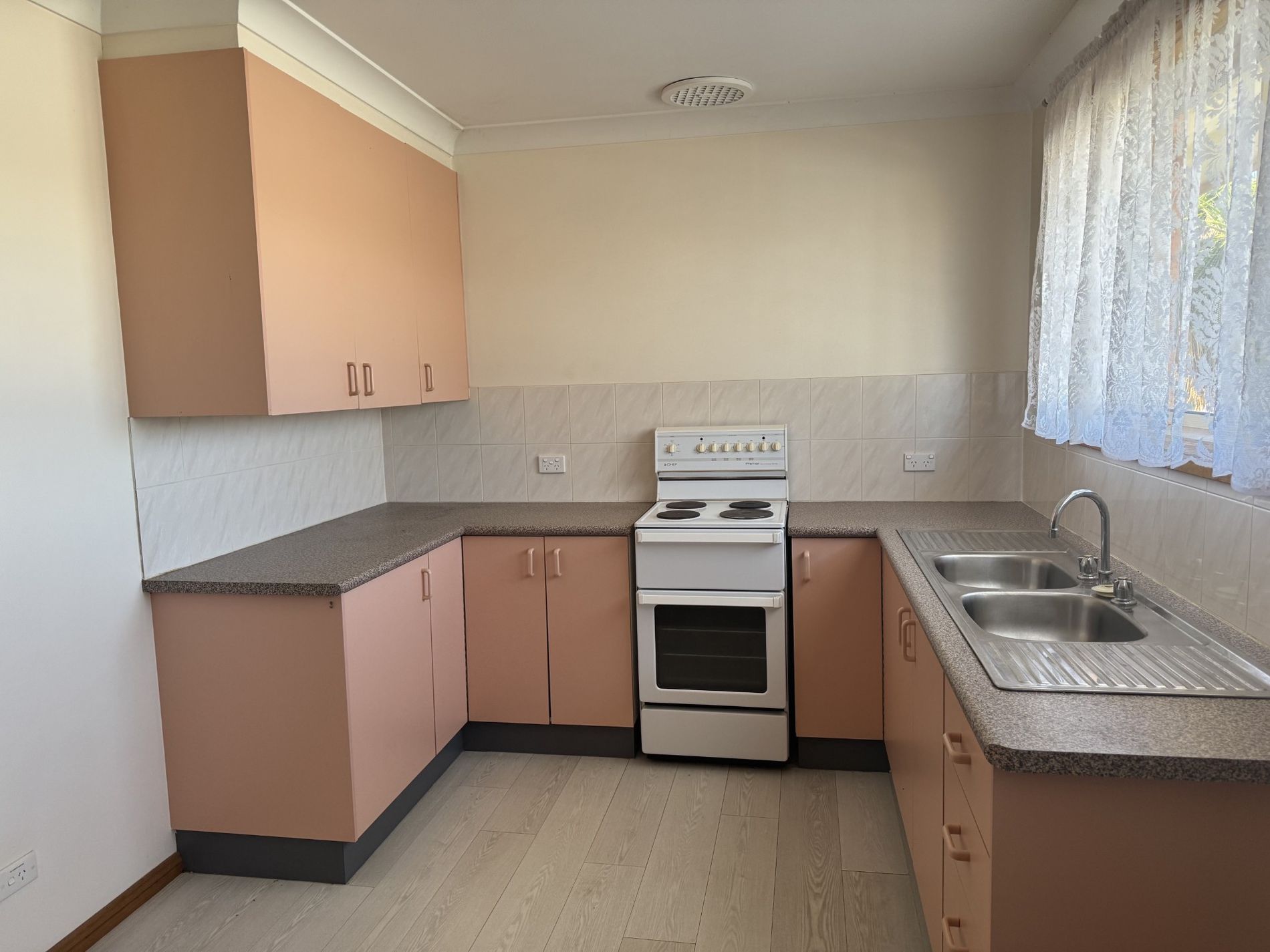 2 / 22 Barton Street, Parkes
