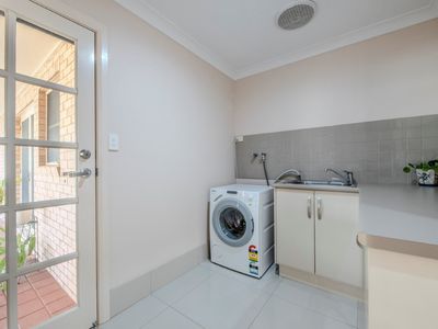 6 Azure Avenue, Dubbo