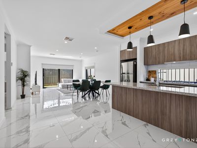 86 Highline Boulevard, Truganina