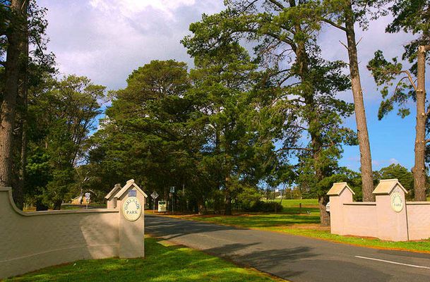 9 The Ridge, Oaklands Junction