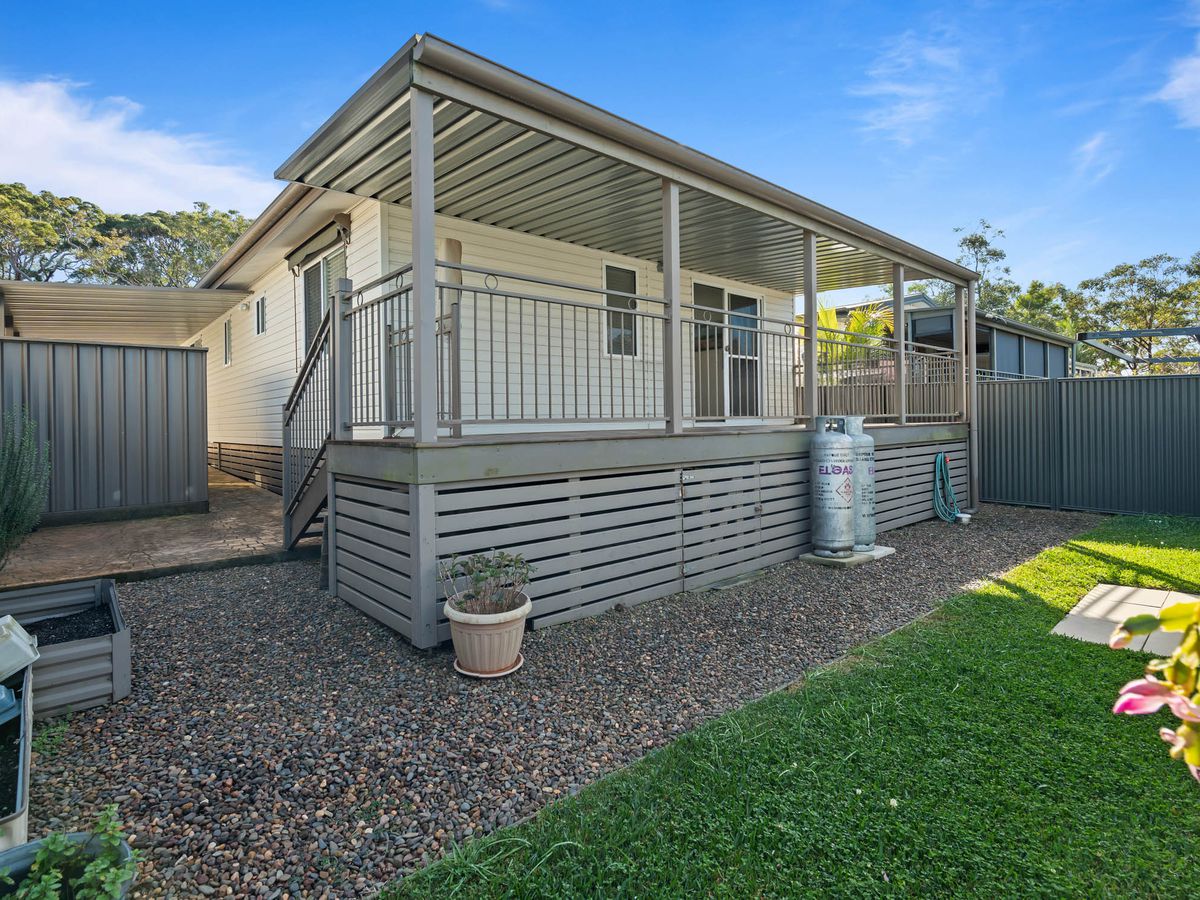 215 / 750 Pacific Highway, Lake Munmorah