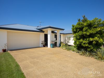 4 Betty Close, Coral Cove