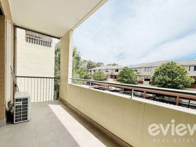 10 / 1 Greenfield Drive, Clayton