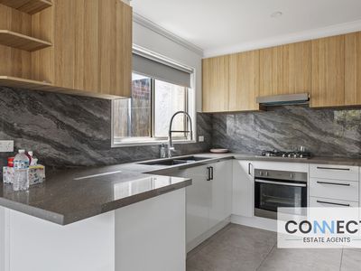 1 / 37 John Hunter Drive, Endeavour Hills