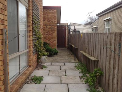 1 / 122 Weller Street, Geelong West