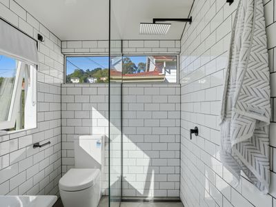 12 Leslie Place, South Launceston