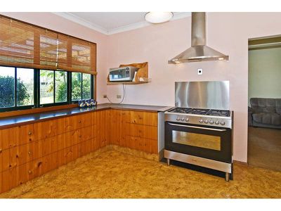 73 Alperton Road, Burbank