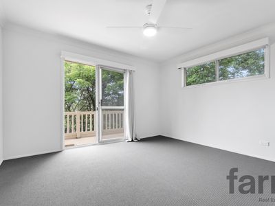 27 Golden Crescent, Southport