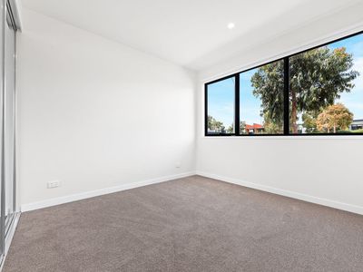 60 Mainview Boulevard, Truganina