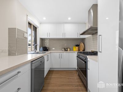 63 Langbourne Drive, Narre Warren South