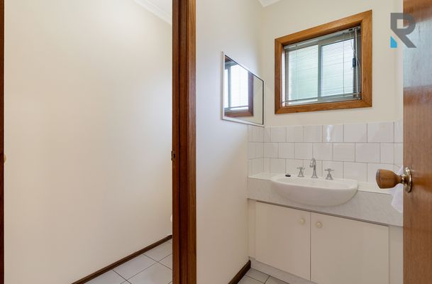 2 / 7 Hawick Court, Greenvale
