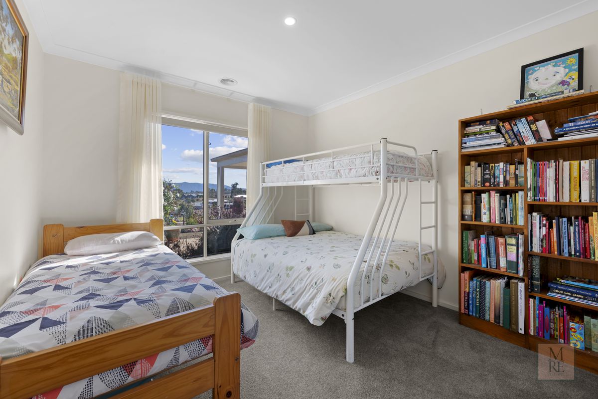 24 Lomandra Way, Mansfield