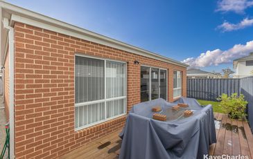5 Leeson Street, Officer South