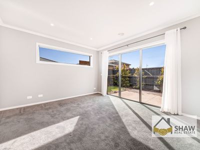 30 Bandicoot Loop, Tarneit