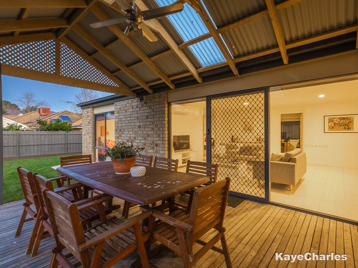 7 Castle Court, Beaconsfield