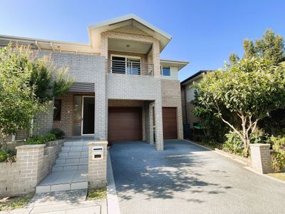 63 Avondale Way, Eastwood