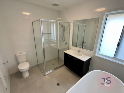 31 Arklow Cresent, Chisholm