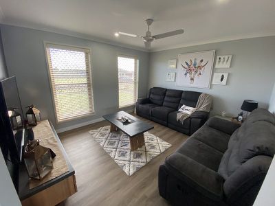 74-76 Rosella Parade, Kingaroy