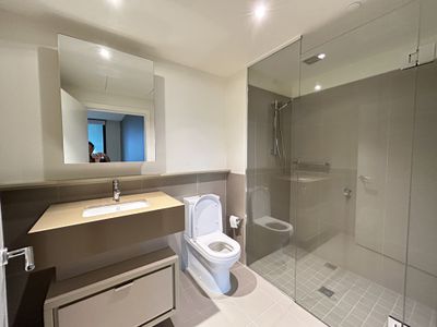 906 / 9 Waterside Place, Docklands