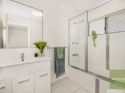 10 Outcrop Rise, Cosgrove