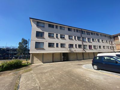 9 / 22 Remembrance Avenue, Warwick Farm