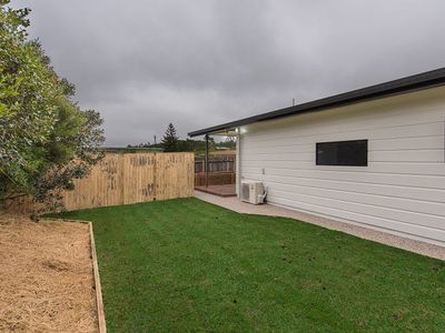 2 Sommerset Drive , Atherton