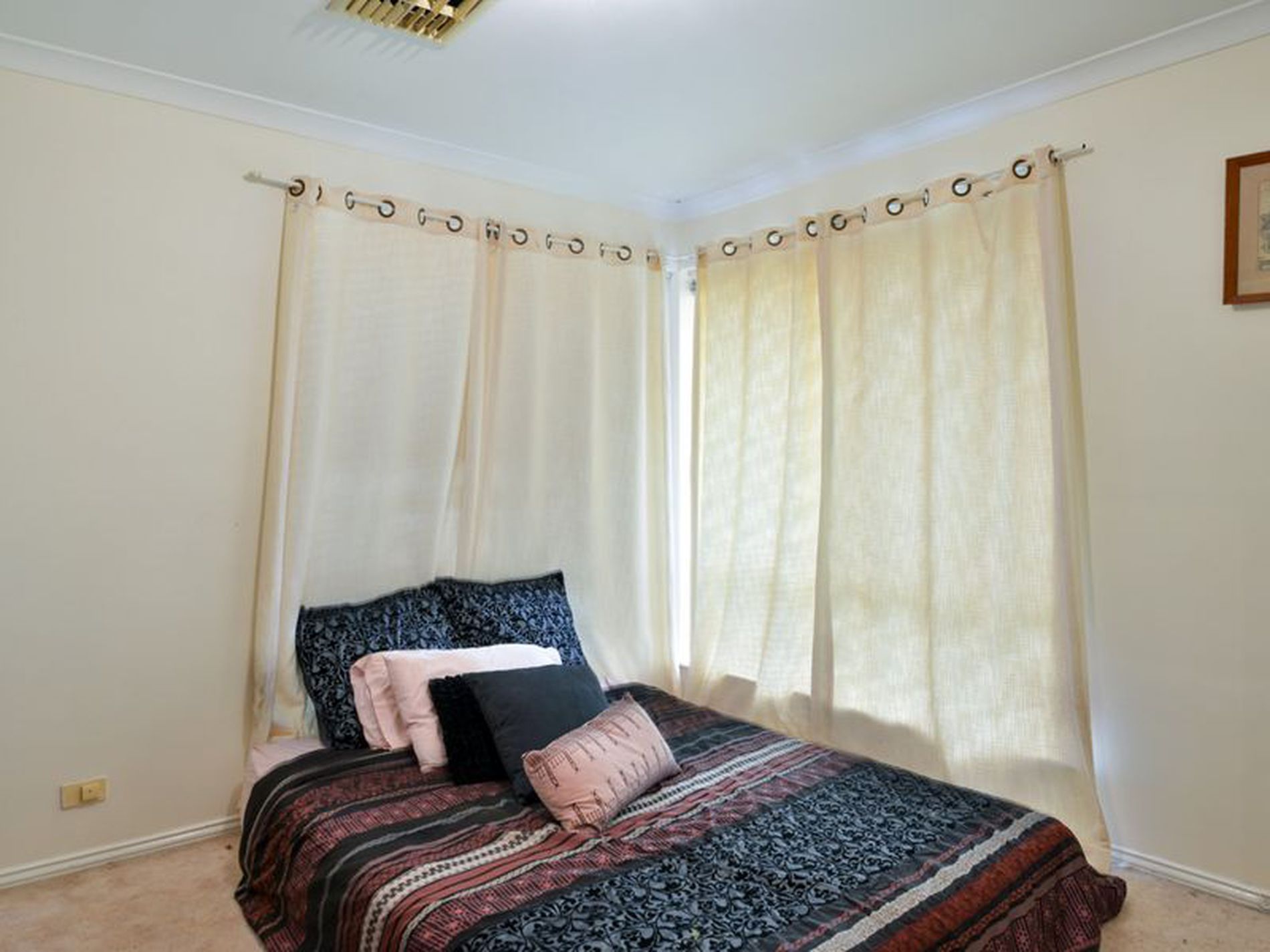 13 Borromei Mews, Somerville