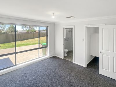 26 Ken Mcmullen Place, Dubbo