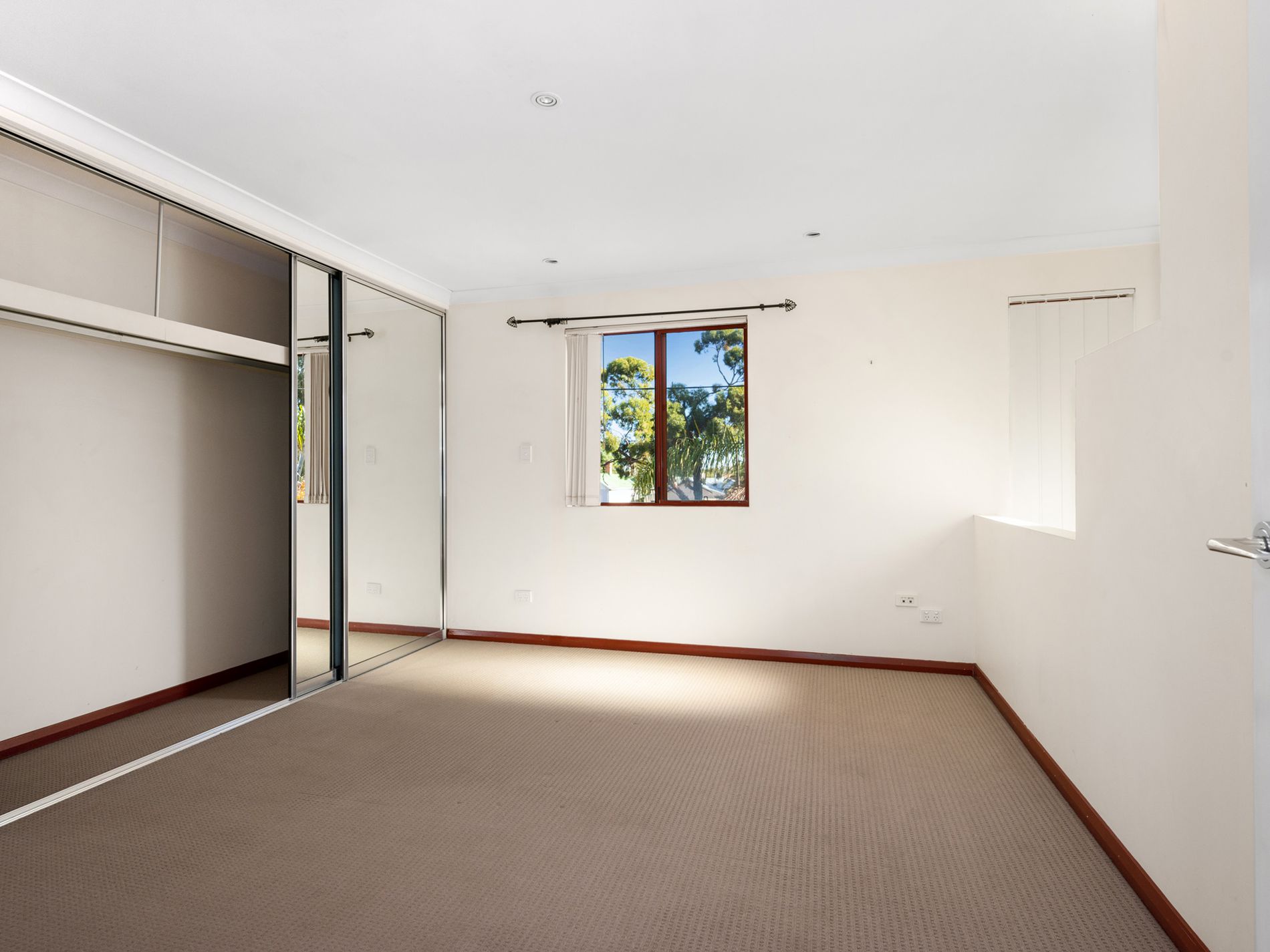 2 / 29 Collins Street, Piccadilly