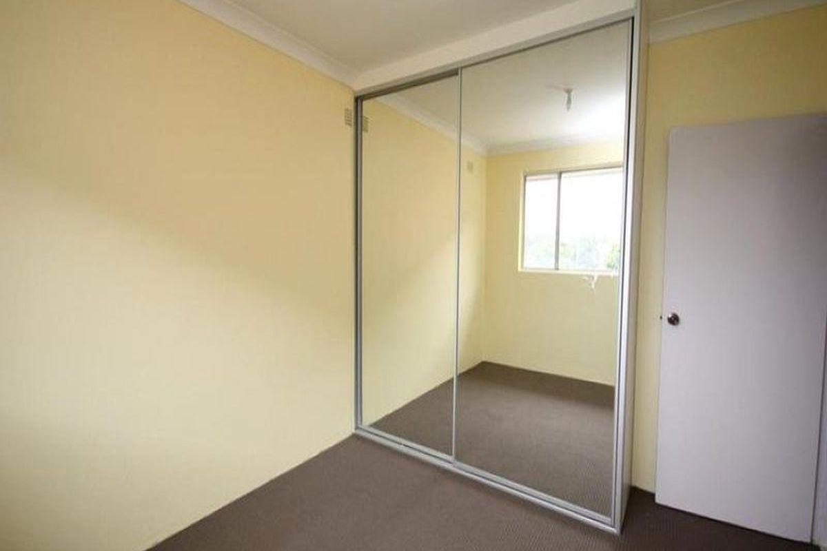 114-116 The Crescent, Homebush West