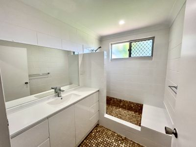 2 Lotus Place, Mooroobool