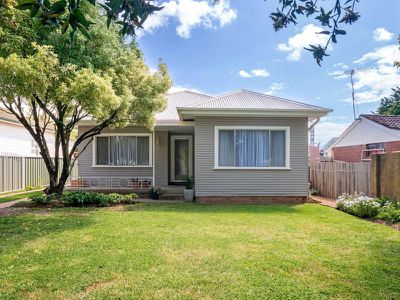 25 Churchill Ave, Orange