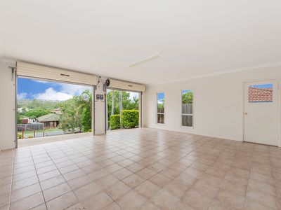 6 McDougall Close, Silkstone