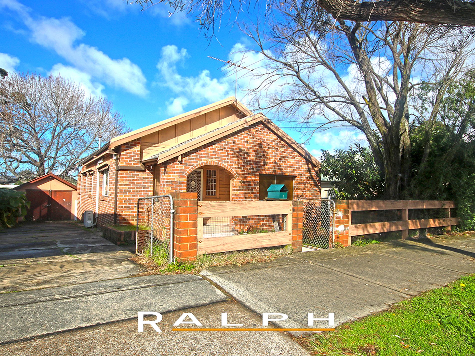 64 Canarys Road, Roselands