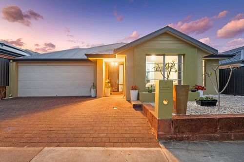 8 Claymore Place, Piara Waters