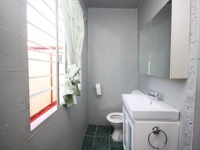 1 / 886 Canterbury Road, Lakemba