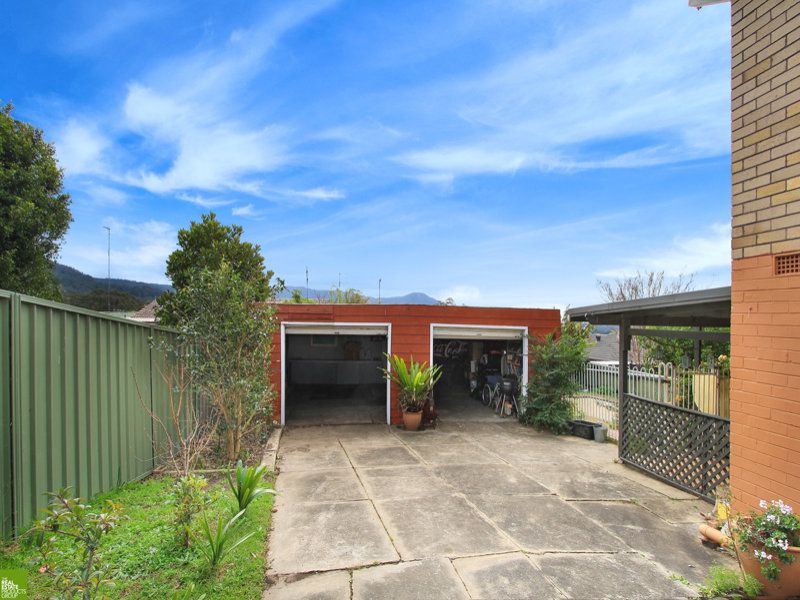 220 Farmborough Road, Farmborough Heights