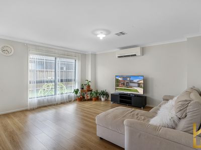 33 Charlwood Promenade, Werribee