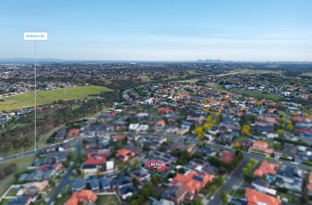 8 Arbroath Court, Greenvale