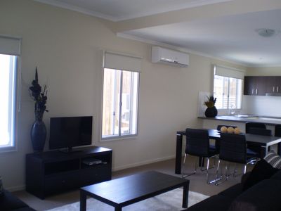 12 / 1 Collins Lane, Kin Kora