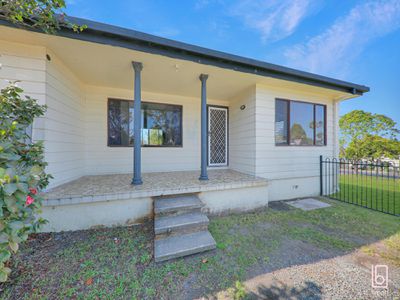 25 South Street, Killarney Vale