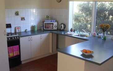 2 / 10 Queens Court, Berwick