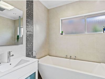 13 Hope Road, Ardross