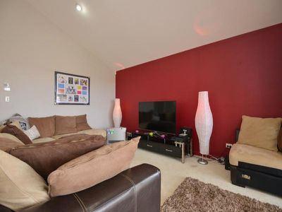 29 Tindals Crescent, Hannans