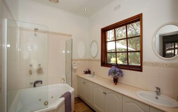 124 Stoney Creek Road, Beaconsfield Upper