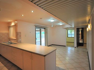 6 Klondyke Place, Newman