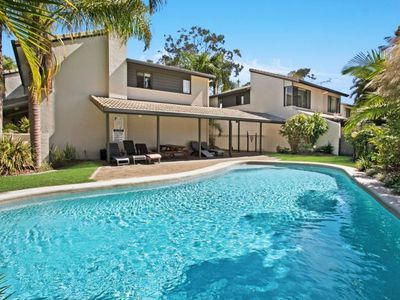 9 / 2 Dolphin Crescent, Noosaville